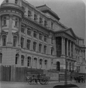 Sede da atual Biblioteca Nacional inaugurada em 1910 logo após a abertura da Avenida Central, atual Rio Branco, no Rio de Janeiro.