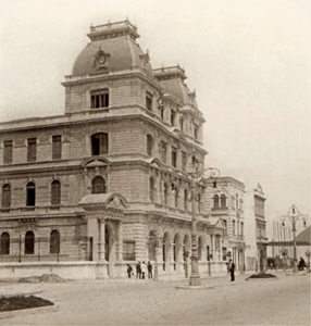 O Palácio Episcopal, situado na avenida Central – hoje Rio Branco – foi sede do Supremo Tribunal Federal de 1909 a 1960.